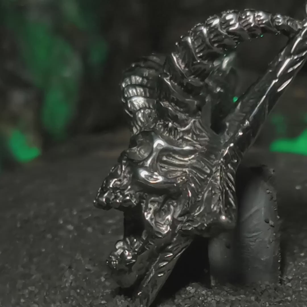 Sello de Mendes: Video de collar pentagrama baphomet con calavera de acero inoxidable estilo ocultista en Chile.